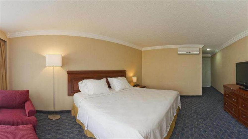 Holiday Inn Express Toluca By Ihg Eksteriør bilde
