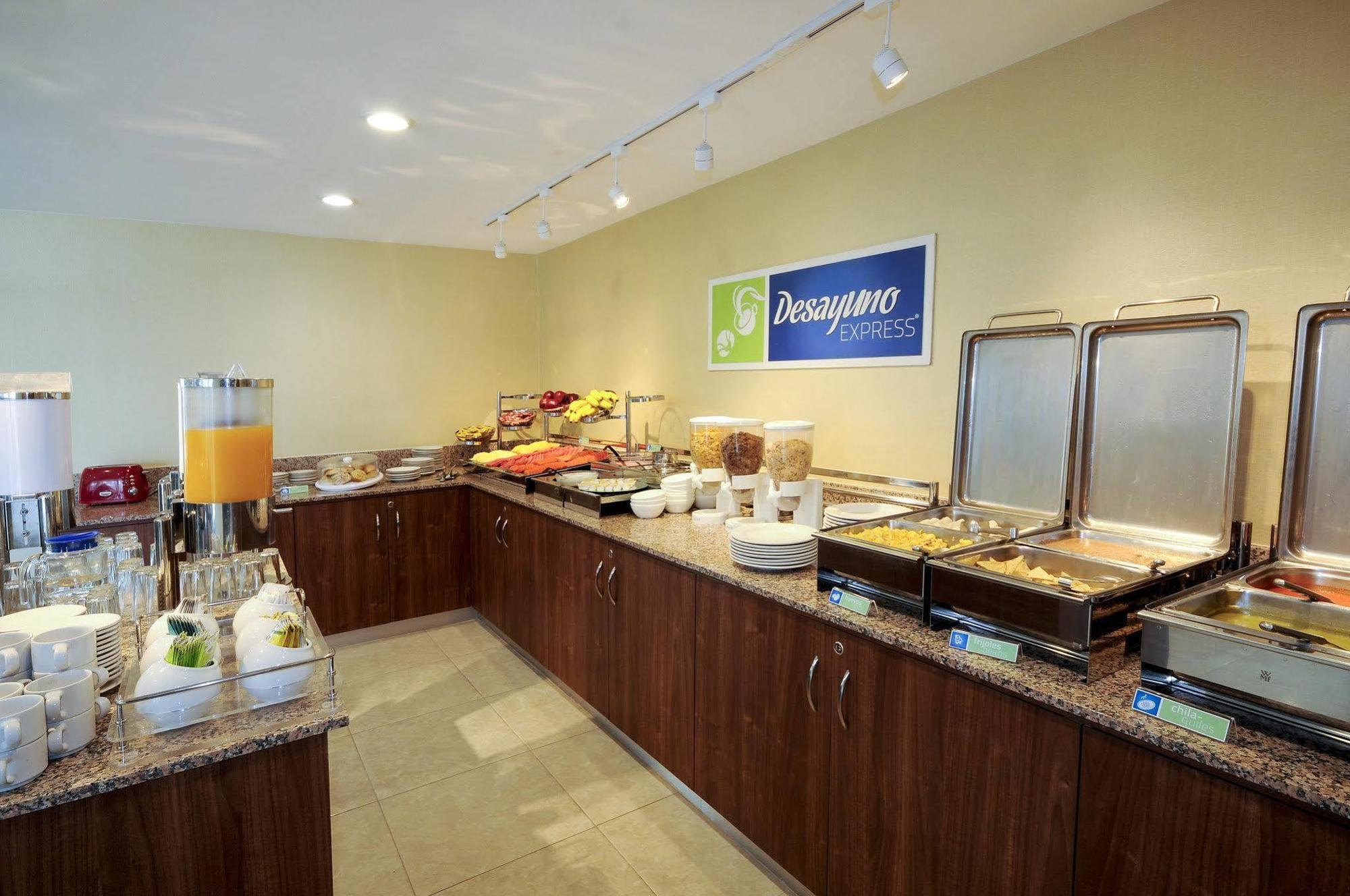 Holiday Inn Express Toluca By Ihg Eksteriør bilde